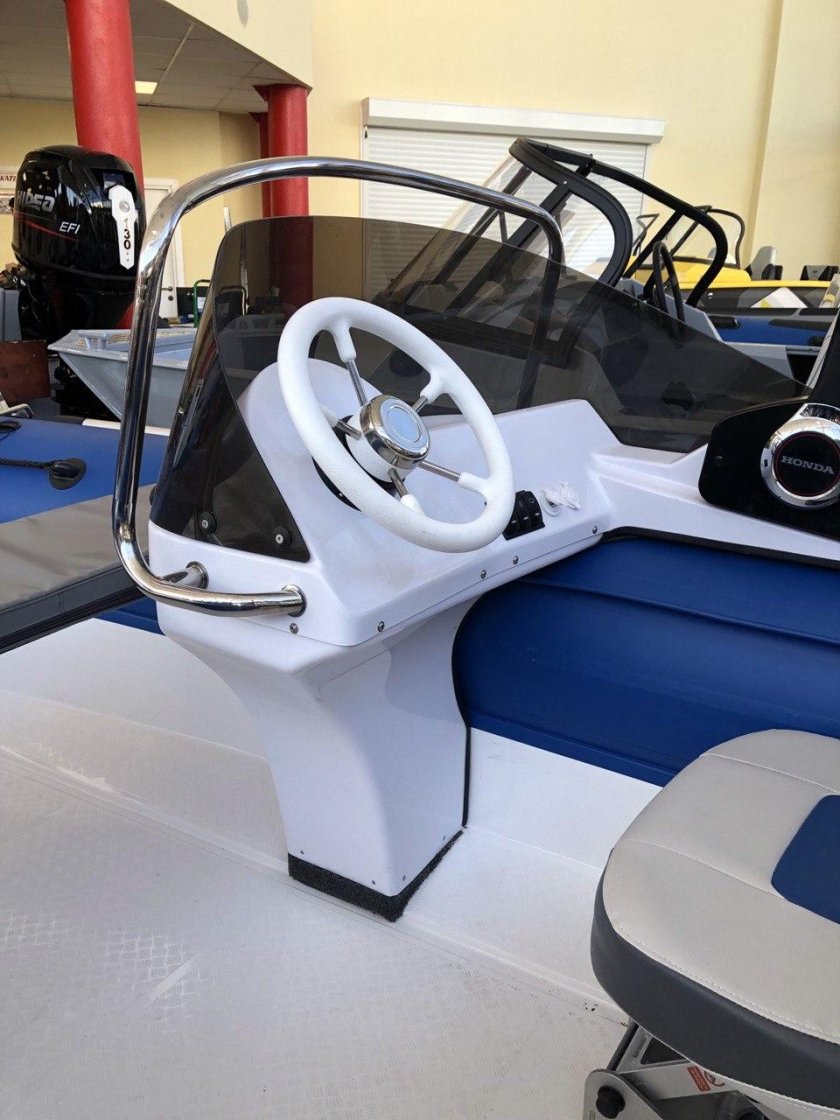 Рулевая консоль для лодки Вельбот 37