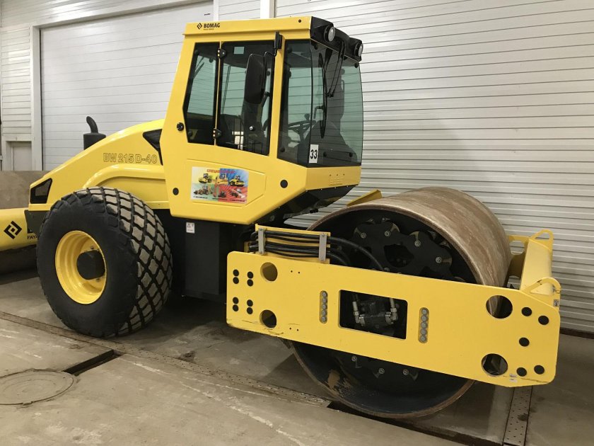 Bomag BW 215 D-40