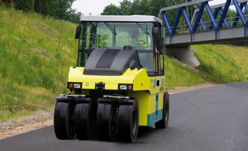 Каток дорожный Ammann ap240h