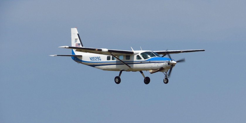 Турбовинтовой одномоторный самолет