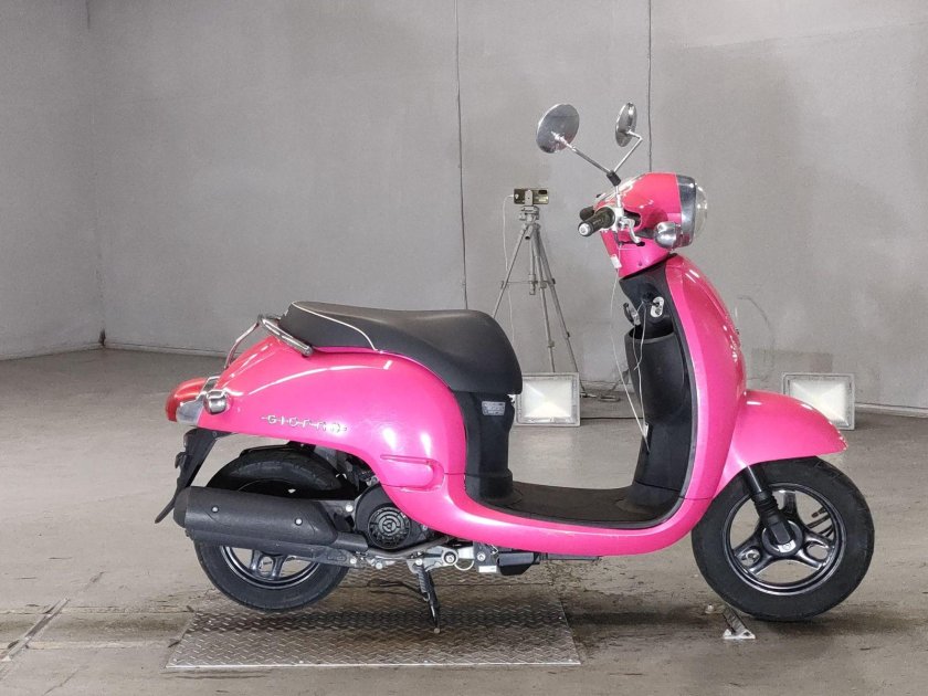 Скутер Honda giorno