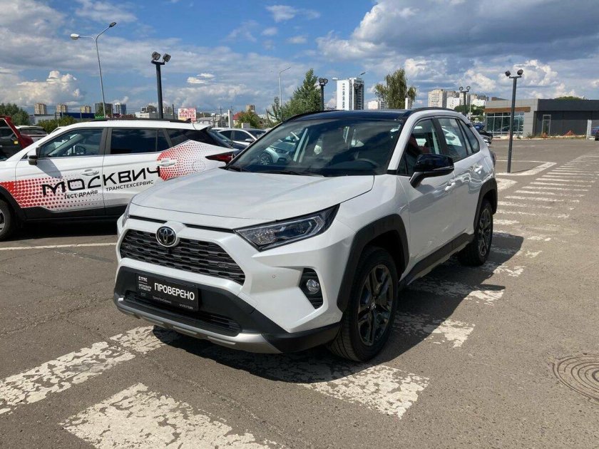 Тойота рав 2022