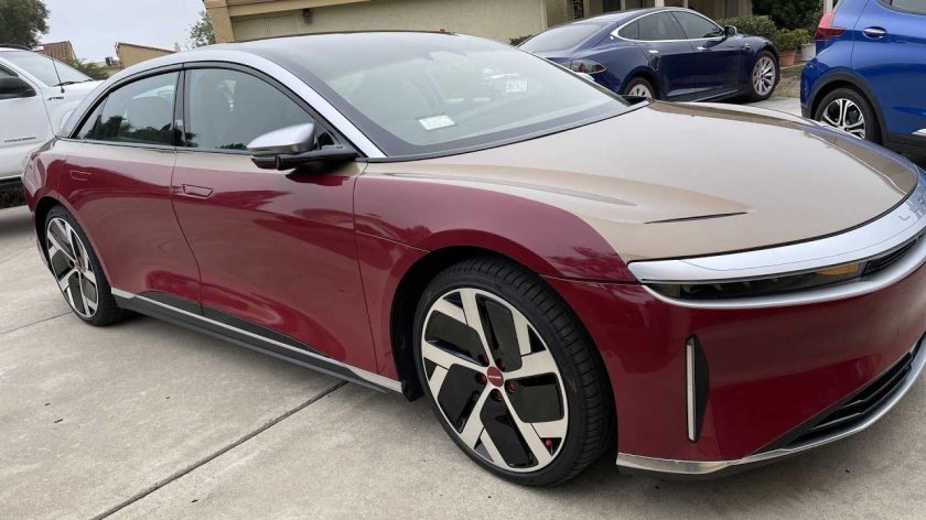 Электромобиль Lucid Air 2021