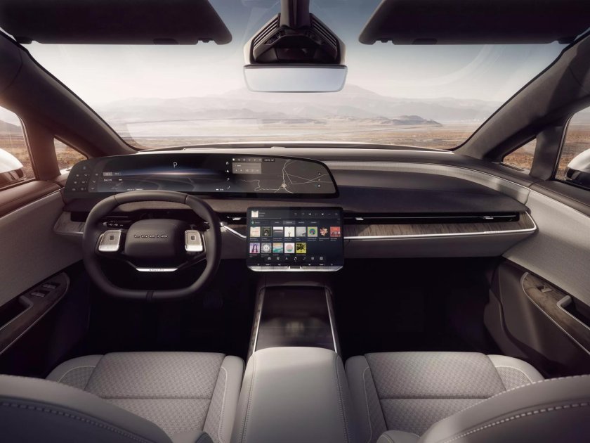 Люсид кроссовер