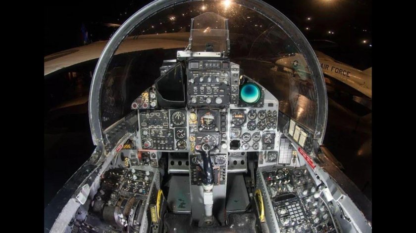 Кокпит f15