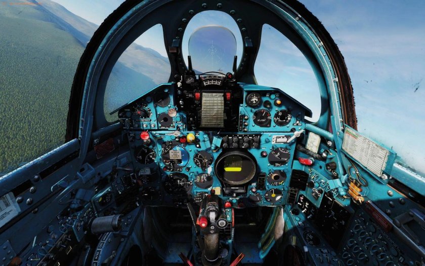 Су-35 кабина пилота