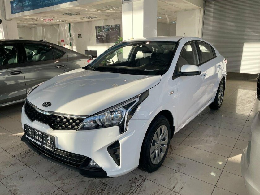 Kia Rio 2021 белый