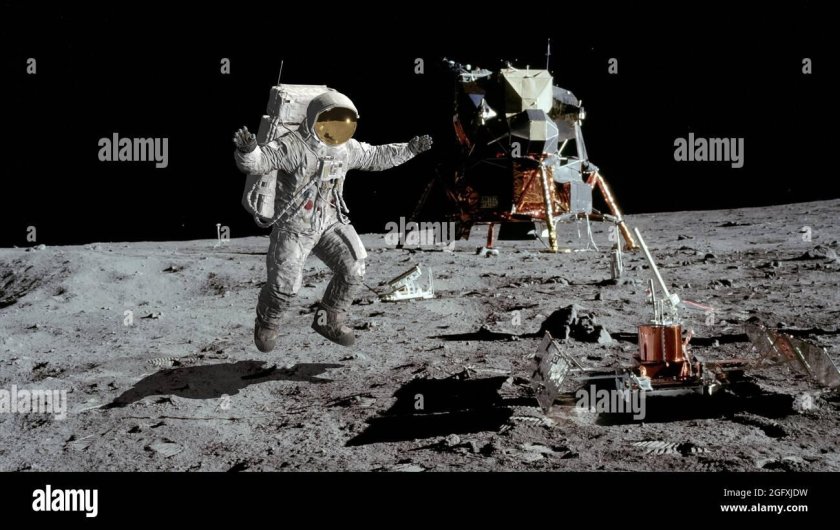 Прыжок астронавта на Луне