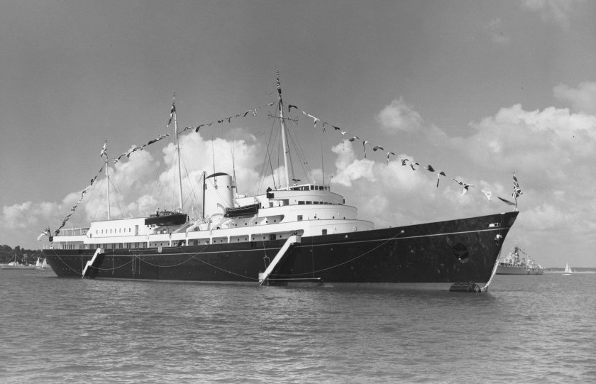 Яхта королевы Елизаветы 2