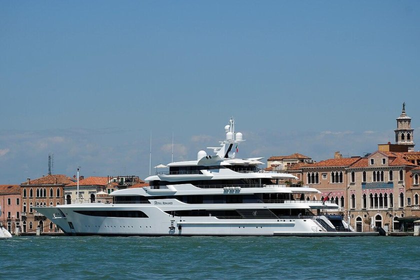 Яхта Royal Romance Медведчук