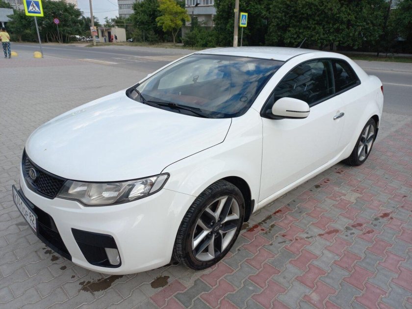 Киа Церато белая 2012