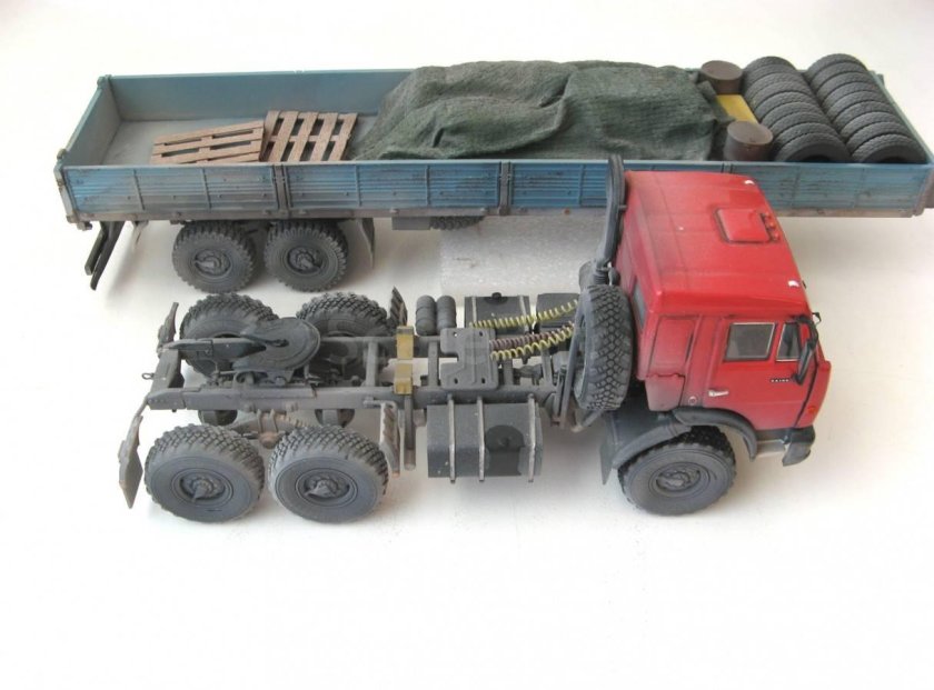 Масштабная модель КАМАЗ 44108