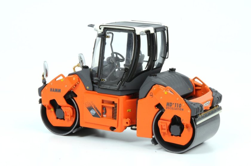 Каток Hamm 110