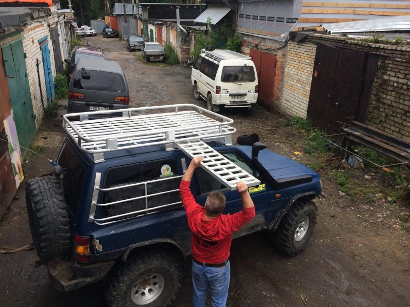 Алюминиевый багажник на Паджеро 2