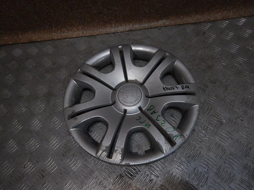 Колпак колеса Гранта r14 артикул 21910310201000