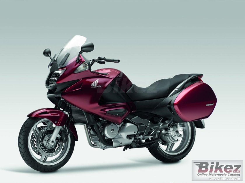 Мотоцикл Хонда nt700v