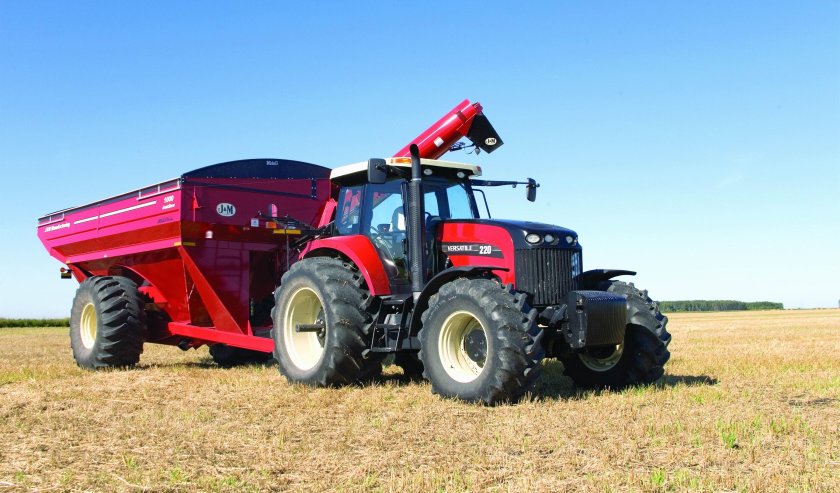 Трактор Ростсельмаш versatile