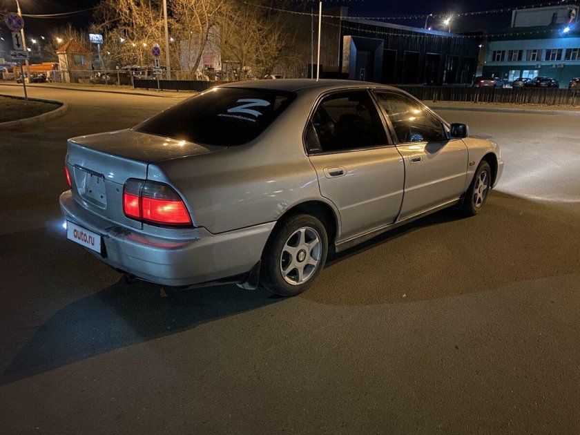 Nissan Laurel c35 medalist