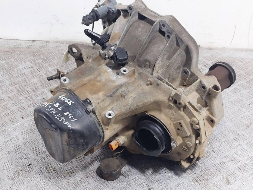 Механическая коробка передач под номером 666-090