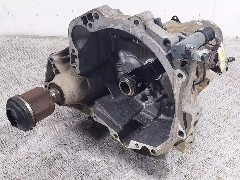 Механическая коробка передач под номером 666-090