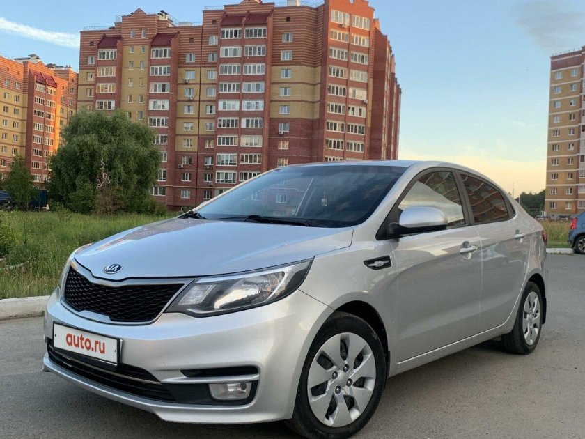 Kia Rio 2015 серебристый