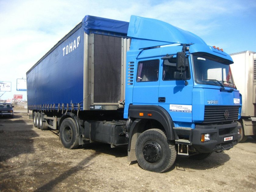 Седельный тягач Урал 63674