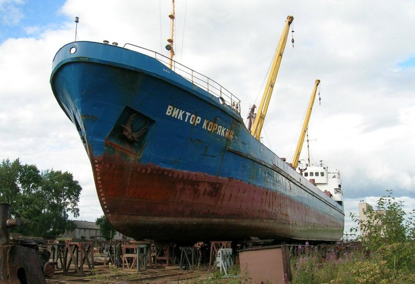 Судно Виктор Корякин
