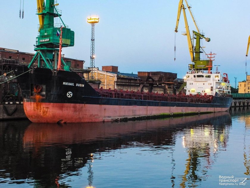 Сухогруз Михаил Дудин