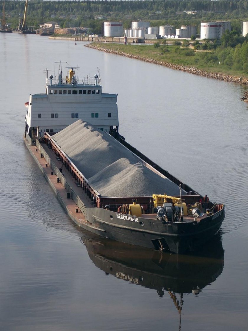 Невский 10 судно