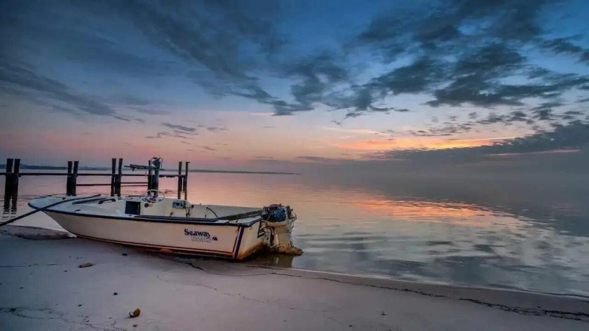 Яхта на закате