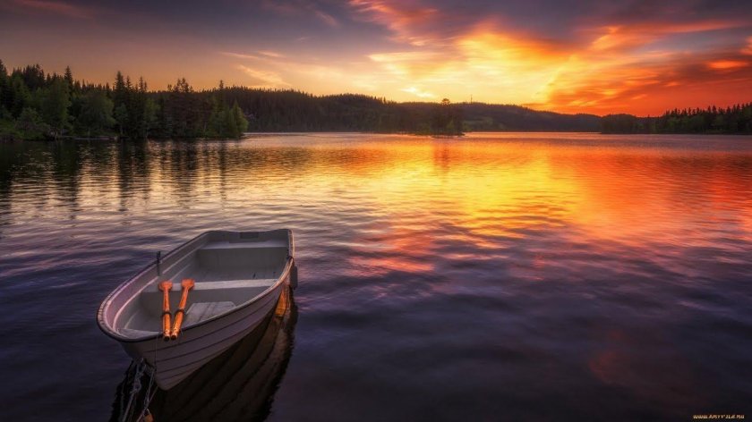 Лодка на воде