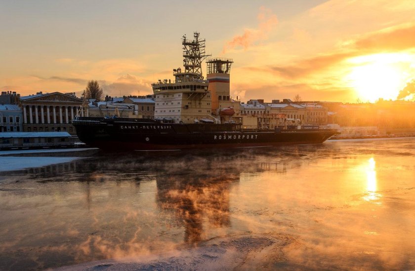 Ледокол на Неве
