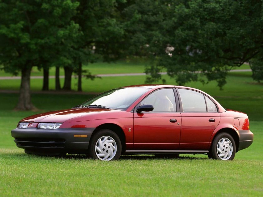 Седан Сатурн 1996