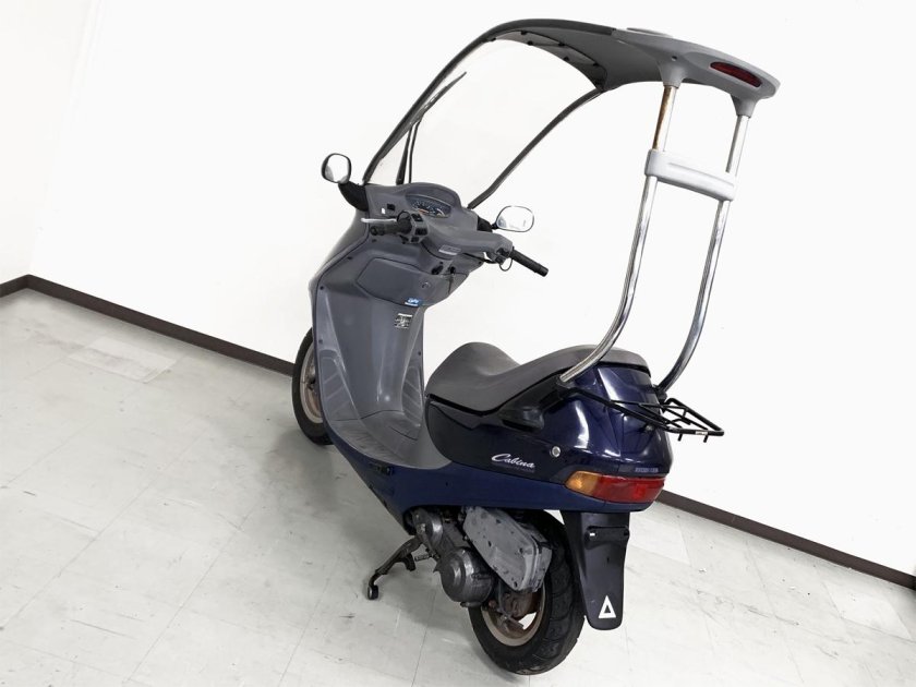 Скутер Honda cabina