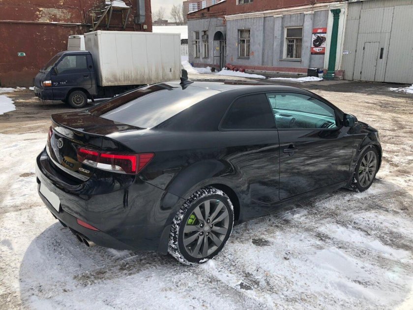 Kia Cerato 2 черная купе