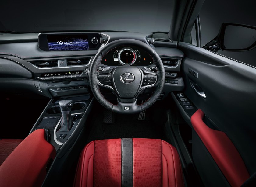 Lexus UX 200 интерьер