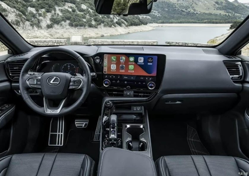 Lexus NX 2022 салон