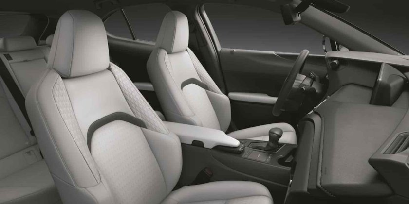 Lexus UX 250h салон