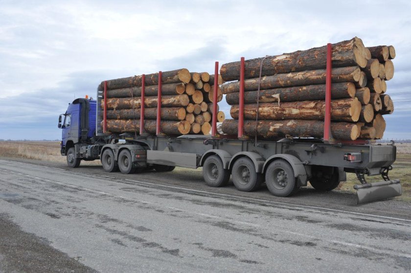 Требуется водитель на лесовоз