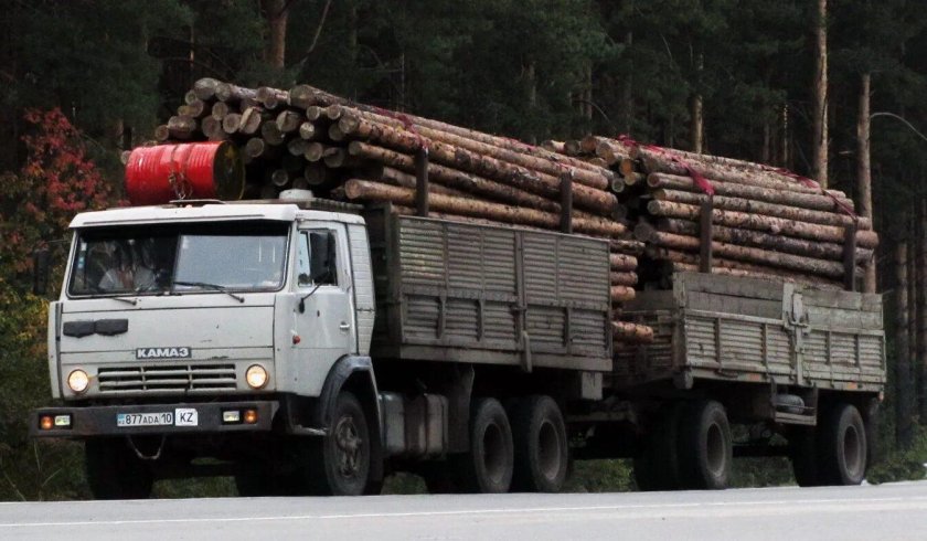 КАМАЗ 53212 лесовоз бортовой