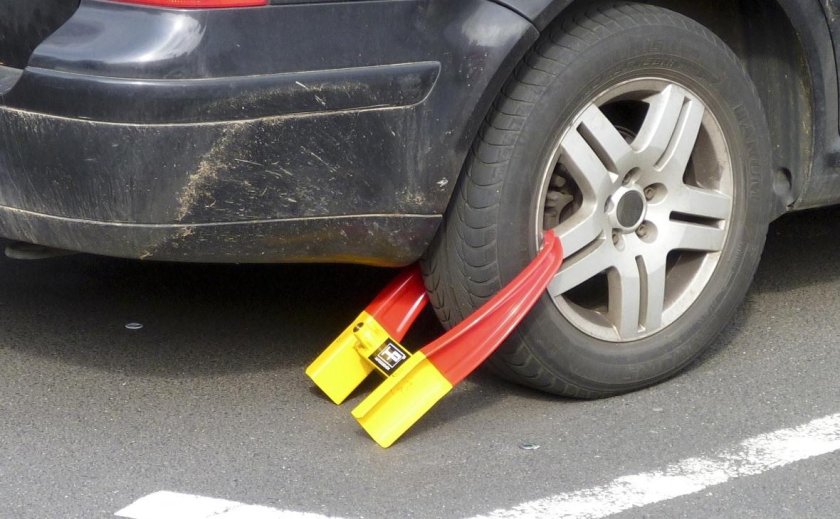 Противоугонка на колесо автомобиля