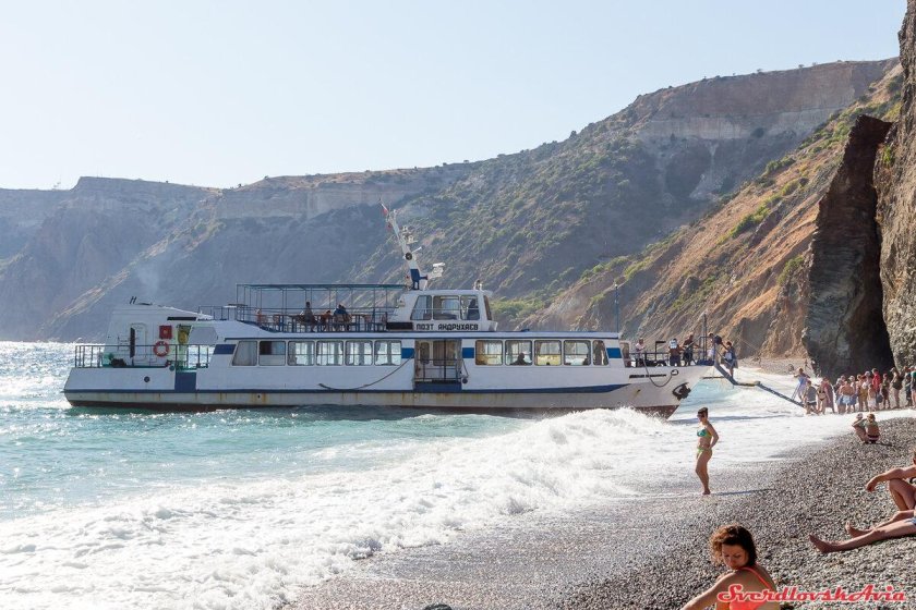 Яшмовый пляж Балаклава катер
