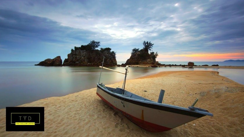 Лодка в море