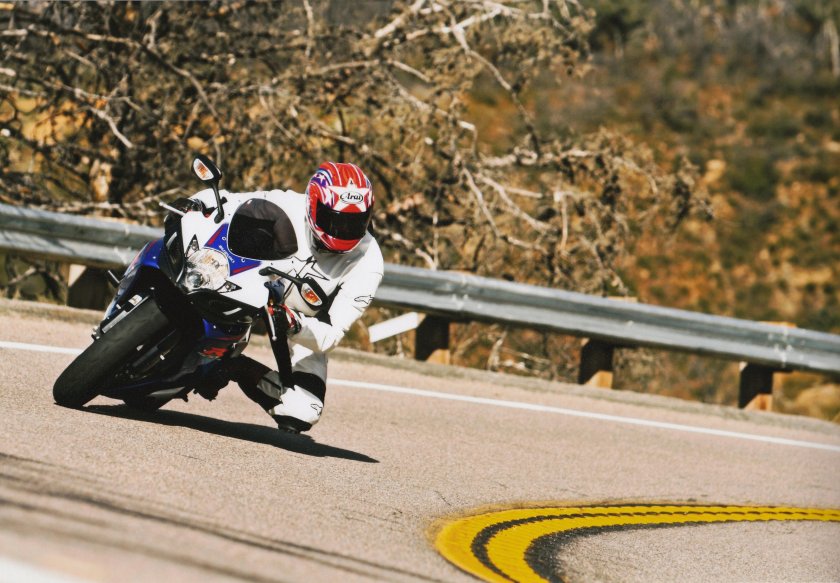 Посадка на спортивном мотоцикле