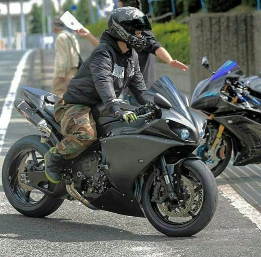 Yamaha r1 Biker