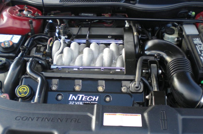 Линкольн Континенталь под капотом