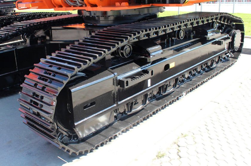 Ходовая часть экскаватора Хитачи