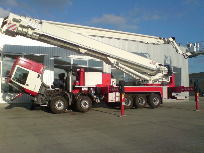 Bronto Skylift f90