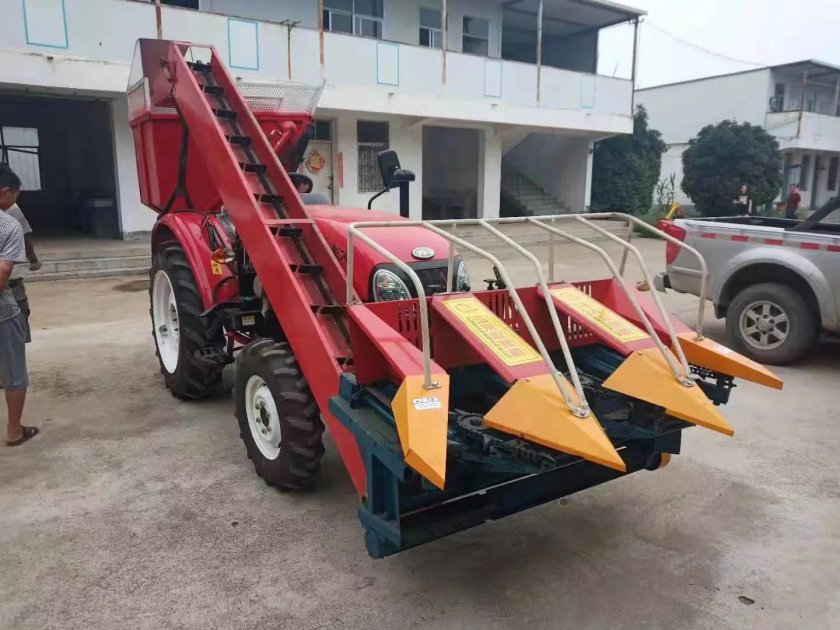 Кукурузоуборочный комбайн на МТЗ