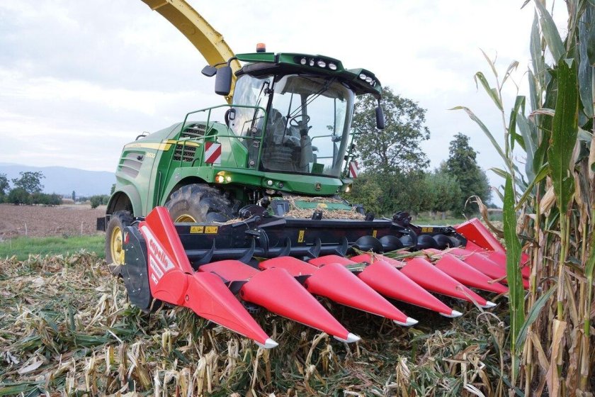 Жатка для уборки кукурузы на силос